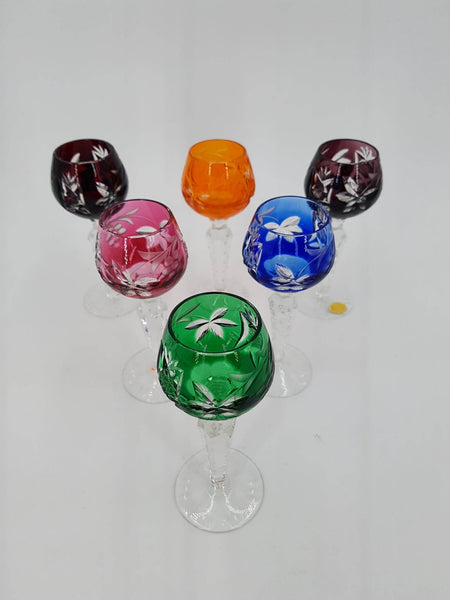 6 verres à liqueur Roemer colorés en cristal doublé et ciselé main