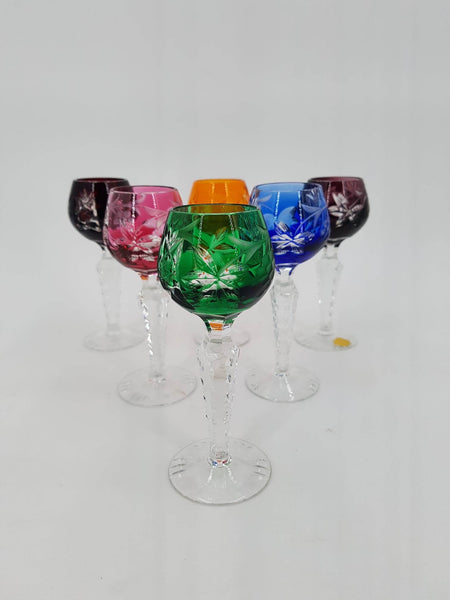 6 verres à liqueur Roemer colorés en cristal doublé et ciselé main