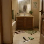 Ventiler une salle de bain sans vmc : buée qui se dissipe près d’une fenêtre