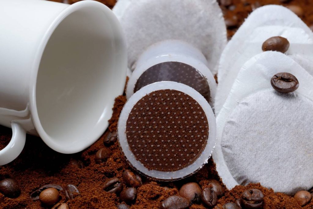 Passer aux capsules compostables sans changer de machine à café, les points à vérifier avant d&rsquo;acheter